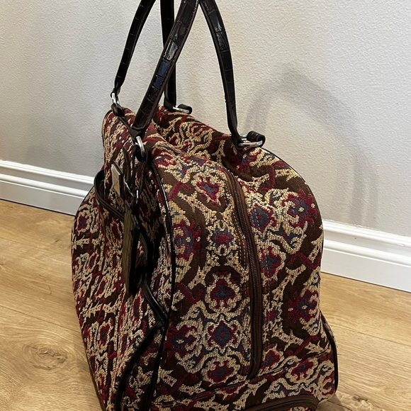 Liz Claiborne Tapestry Overnight Bag - Picture 3 of 13